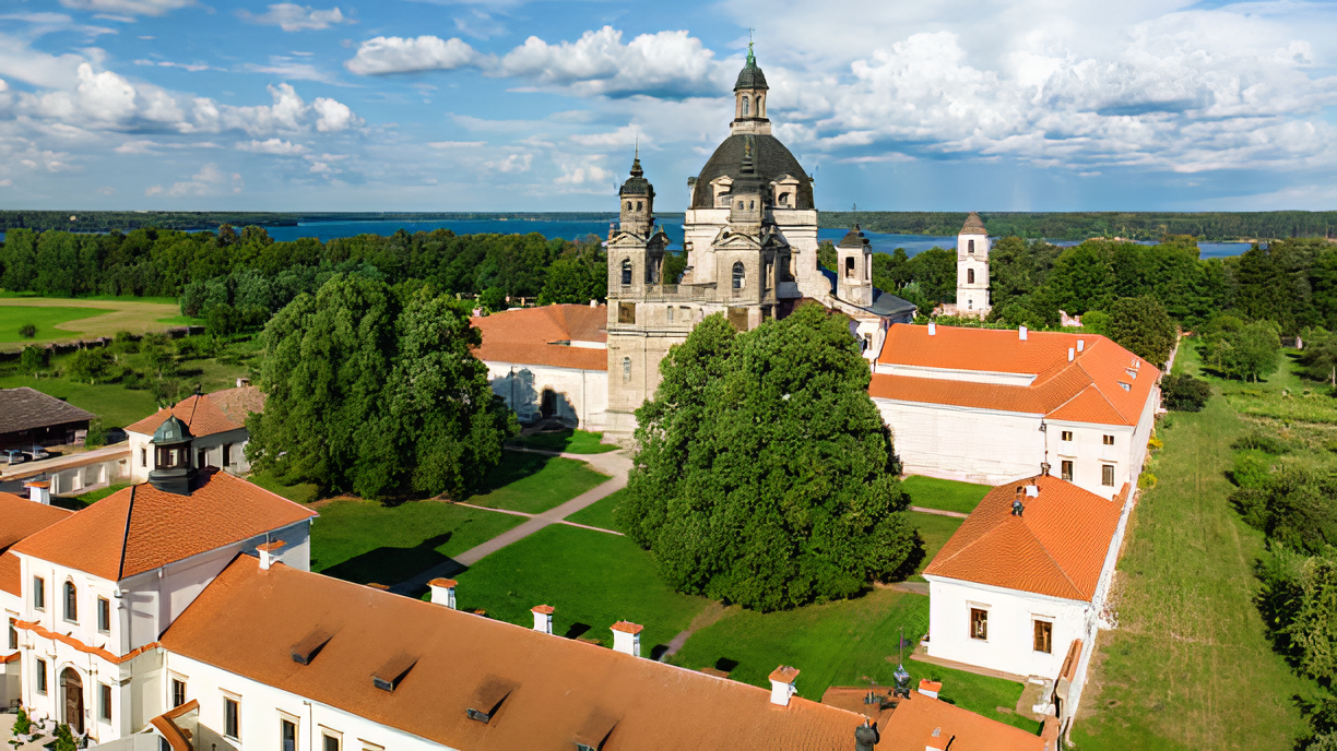 Po svaiginančiais Pažaislio bažnyčios ir vienuolyno ansamblio skliautais